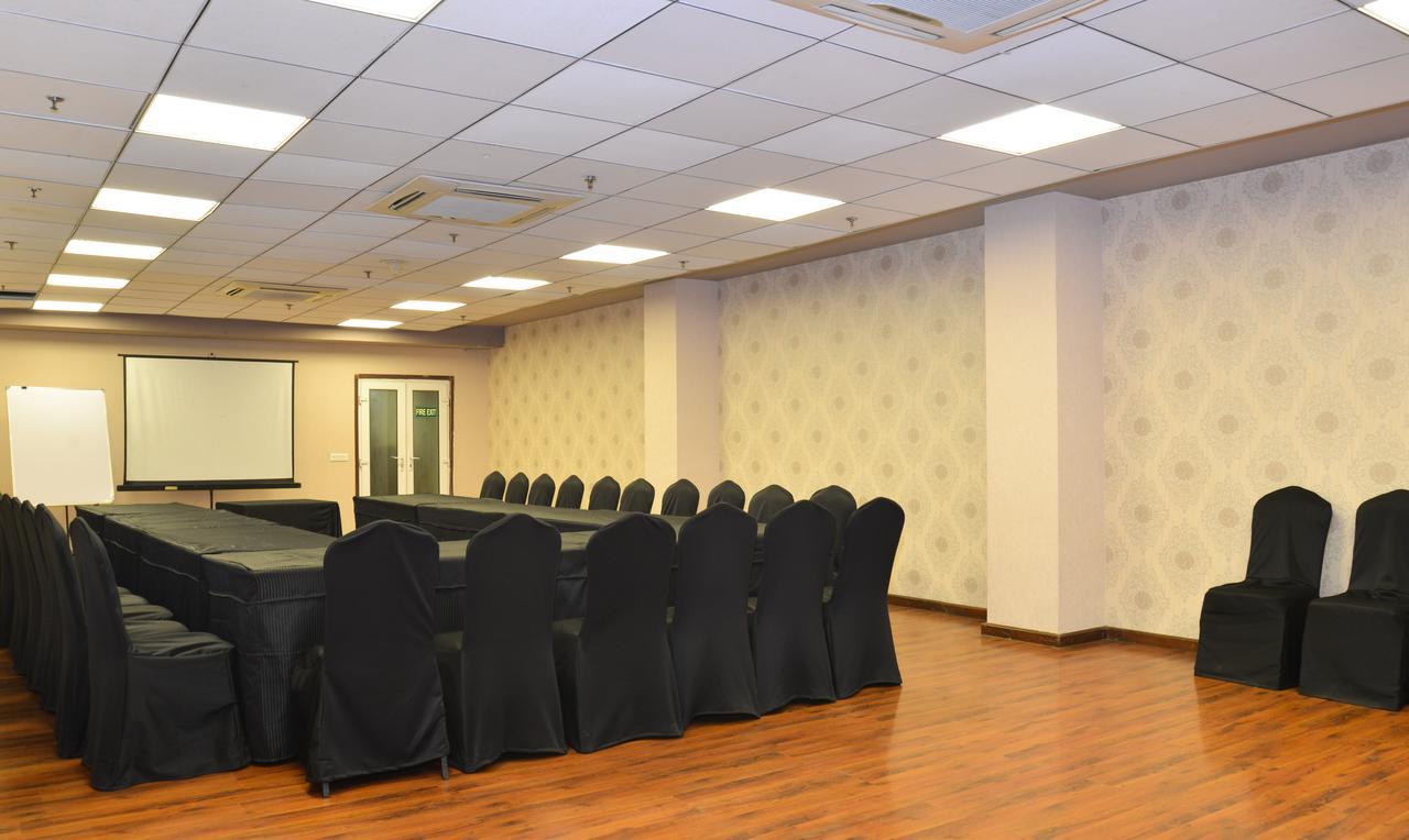 Hotel Treebo Check In By Oran Nowe Delhi Zewnętrze zdjęcie