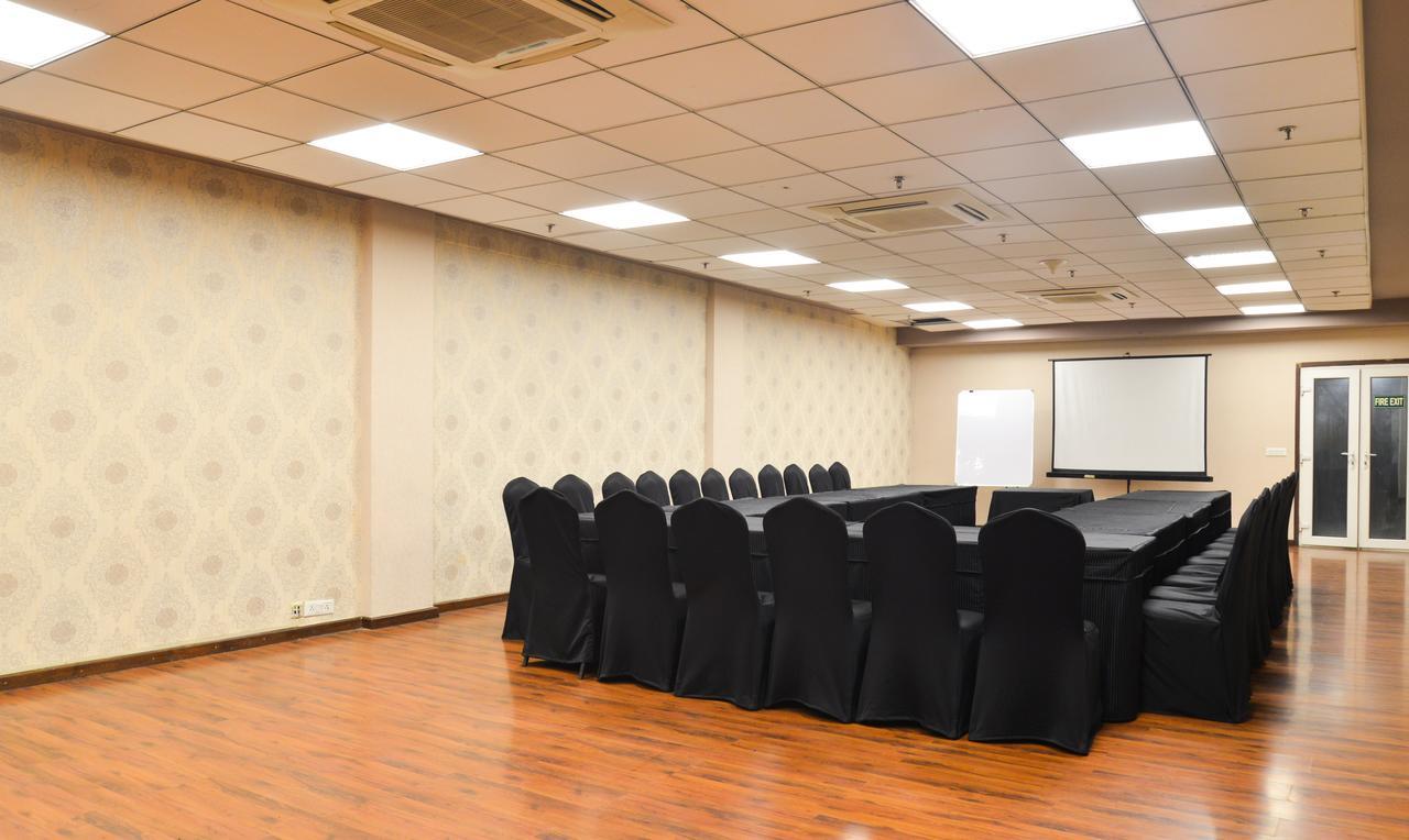 Hotel Treebo Check In By Oran Nowe Delhi Zewnętrze zdjęcie